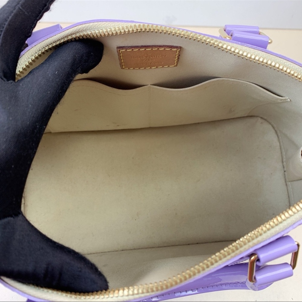 Louis Vuitton Authentic Pristine Lilac Vernis Alma - Picture 14 of 16